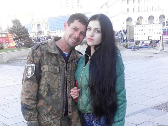 Анна Ожувенко: Узнав, что я общаюсь с украинским военным, соседи в Дебальцево перестали здороваться с моей мамой