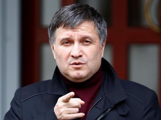 Аваков обнародовал видео конфликта «титушек» и блокадников, назвав обе стороны «идиотами»