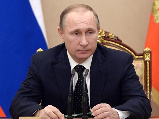 Группа депутатов Европарламента призвала ввести санкции против Путина