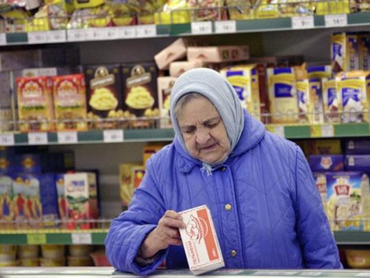 Из дешевых продуктов в Луганске только два наименования: хлеб и водка