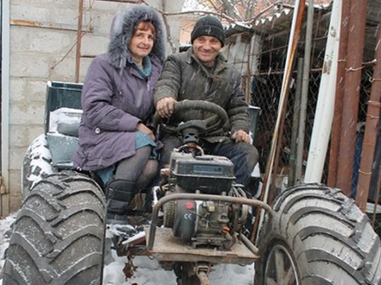 Конструктор-самоучка из Полтавы ездит на Волге, которую заправляет... щепками (фото)