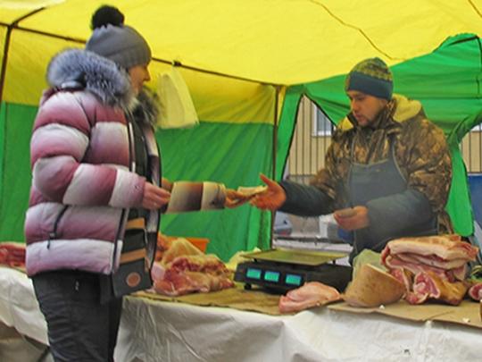 На киевских рынках подорожали яйца, сало и тепличные овощи