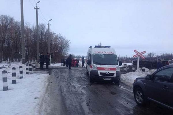 На Винничинне под поезд попал пассажирский автобус (фото)