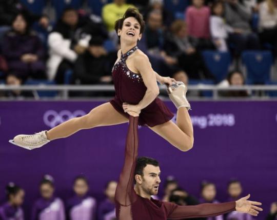 Олимпийская чемпионка из Канады спасла собаку от корейских гурманов