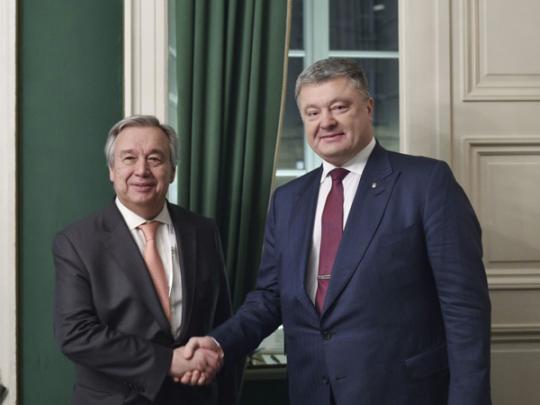 Порошенко обсудил с Генсеком ООН миротворческую миссию на востоке страны