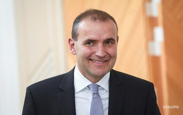 Президент Исландии сломал нос, принимая ванну