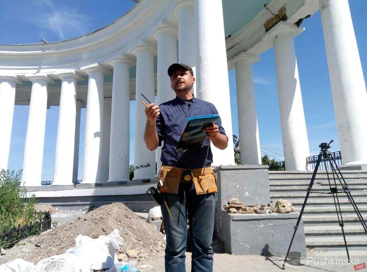 Реставрация - не строительство: как проходят работы на Воронцовской колоннаде. Фото