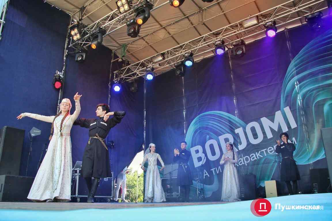 С грузинским характером: в Одессе проходит Borjomi Fest. Фоторепортаж