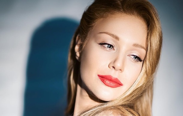 Сеть оценила откровенный наряд Тины Кароль