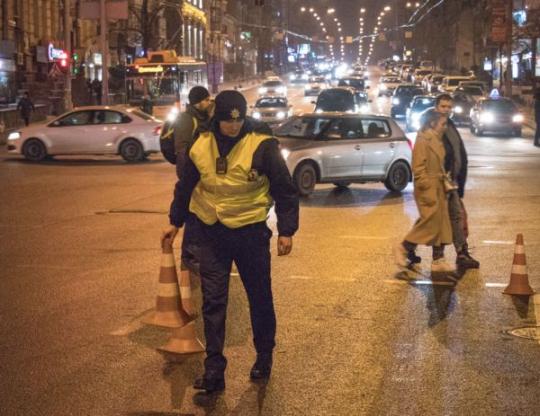 В центре Киева водитель на Kia сбил на переходе женщину