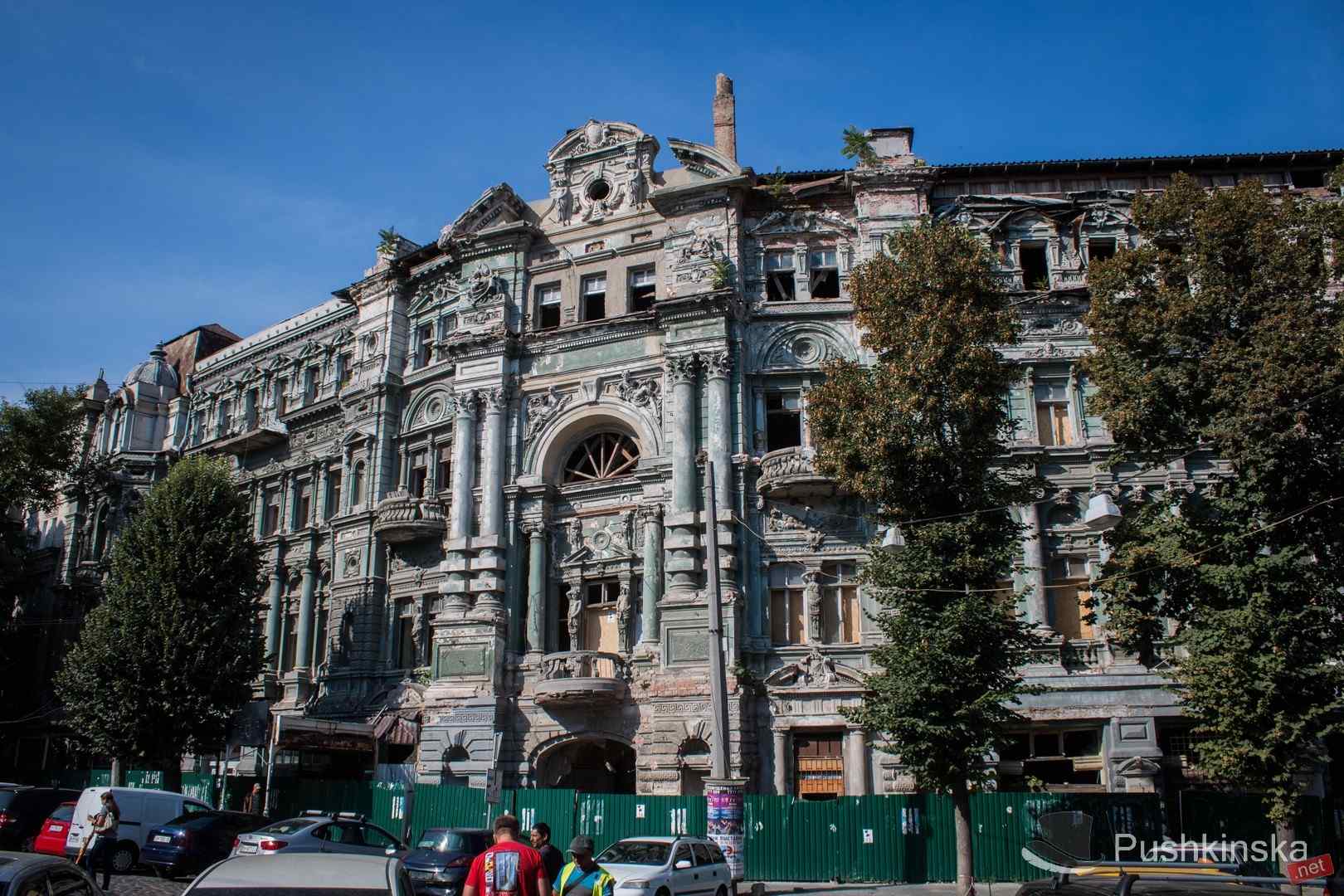 В горсовете назначили новую дату сдачи дома Руссова после реставрации