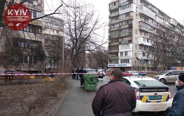 В Киеве мужчина в форме полиции застрелил водителя