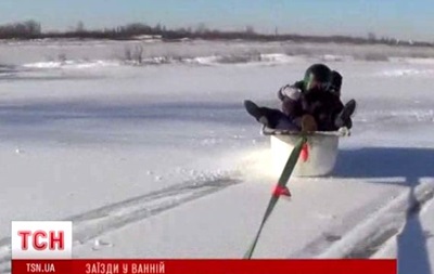 В Кривом Роге экстремалы устроили гонки на ванной