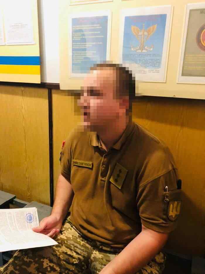 В Одессе офицер военкомата «погорел» на взятке за выдачу билета о непригодности. Фото