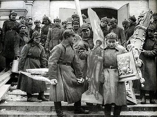 Владимир Ленин: Как я ни присматриваюсь к лозунгу Грабь награбленное!, не могу найти что-нибудь неправильное