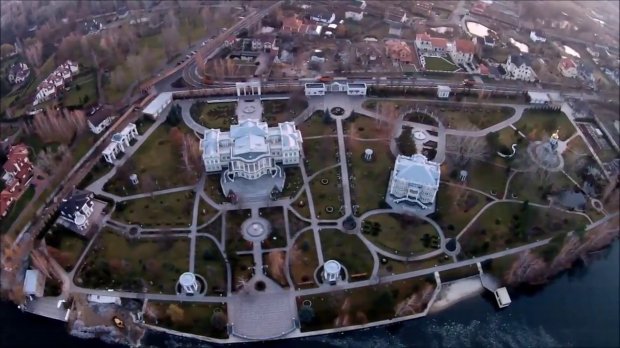 Белый дом по-украински: какой недвижимостью владеет Петр Порошенко