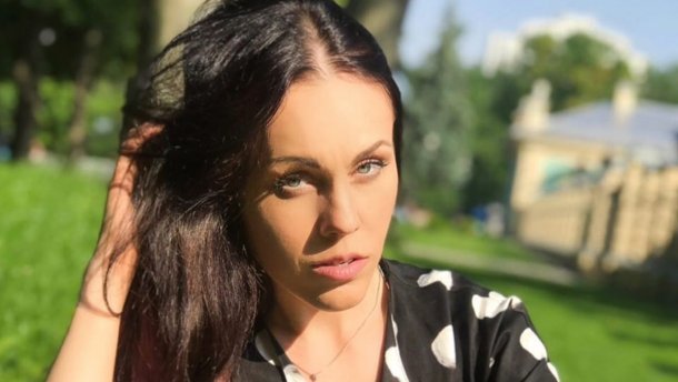 Без какого-либо макияжа: Alyosha поразила сеть снимком с отдыха