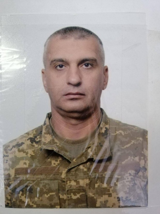 Боевики коварно обстреляли санитарный автомобиль: умер раненый медик – фото