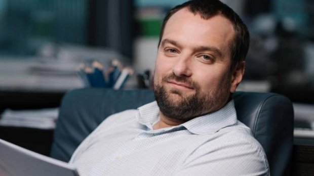 Друг глави Офісу Зеленського злив своїй фірмі забудову Рибальського