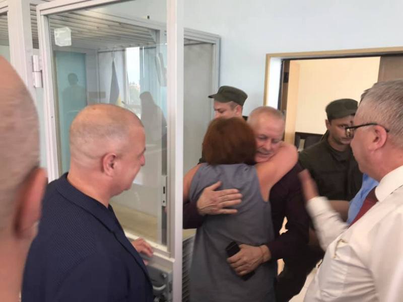Экс-глава Генштаба ВСУ Замана вышел на свободу (фото, видео)