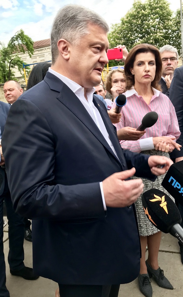 Это капитуляция: Порошенко прокомментировал инициативы Зеленского