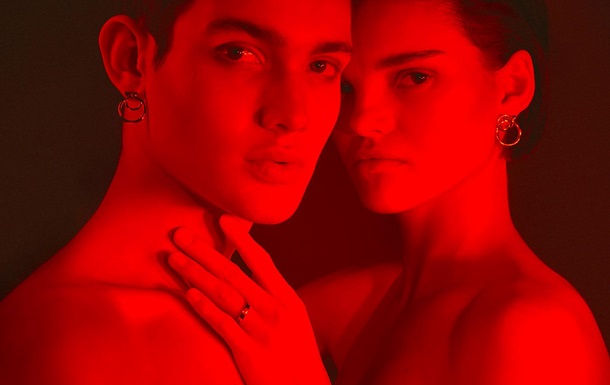 Fight for Love: бренды FROLOV и SOVA выпустили коллекцию украшений для борьбы со СПИДомРеклама