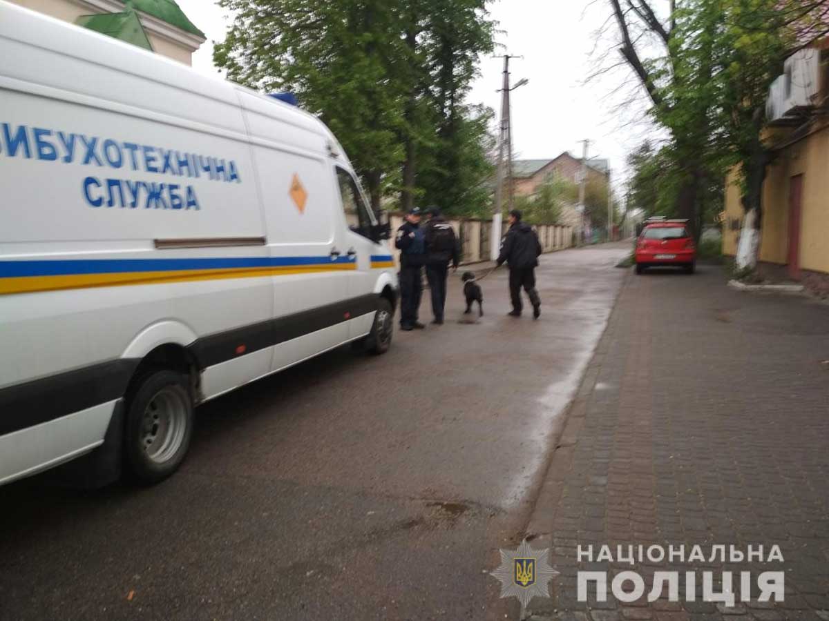 Искали “взрывники” и собака: во Львове на Пасху заминировали семь церквей (фото)