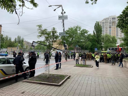 Из-за акции Бессмертный полк в центре Киева усилили меры безопасности: как это коснется обычных граждан (фото, видео)