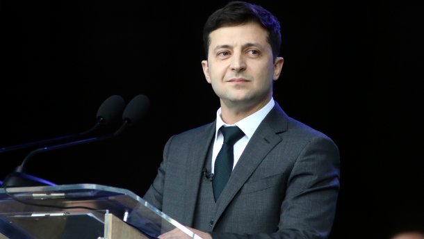 Крихка надія на завершення гарячої фази війни зявилась, – Зеленський звернувся до українців