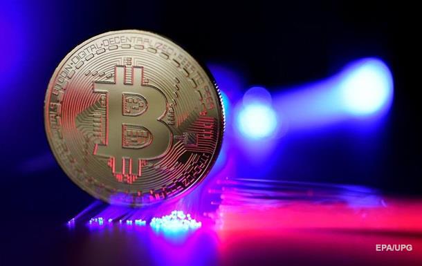 Курс биткоина рухнул ниже $8000