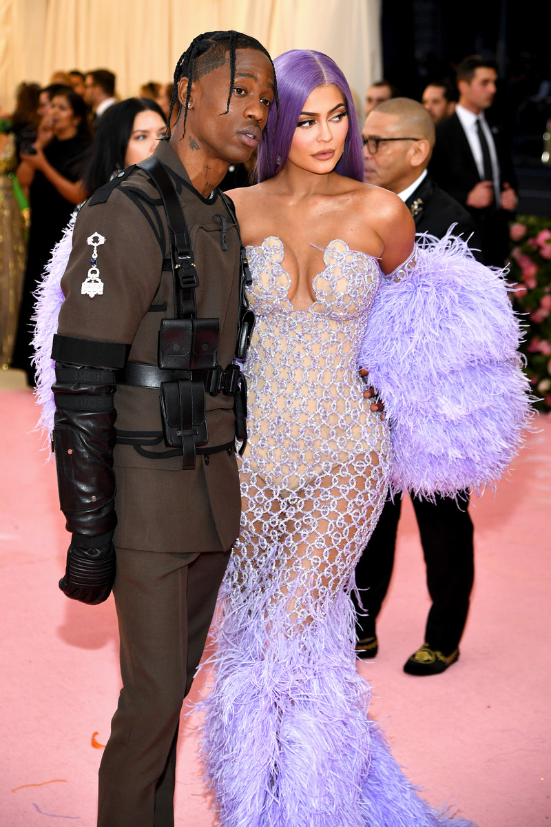 Леди Гага устроила стриптиз на балу Met Gala в Нью-Йорке: невероятные фото Леди Гага устроила стриптиз на балу Met Gala в Нью-Йорке: невероятные фото