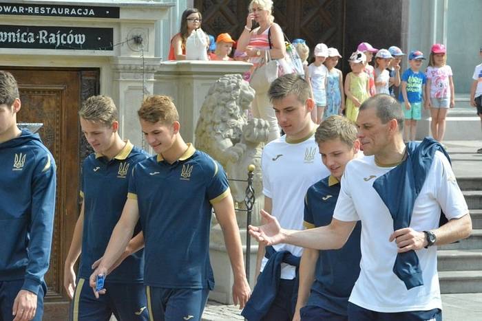 Лунин вернулся в расположение сборной Украины U-20