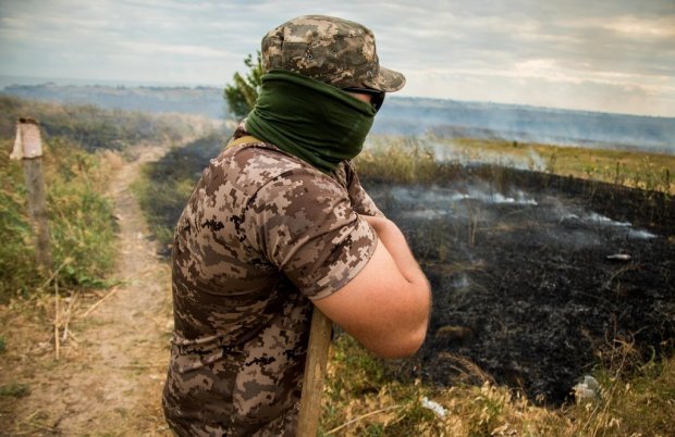 Масштабна пожежа в зоні ООС призвела до детонації снарядів – підозрюють диверсію: фото, відео