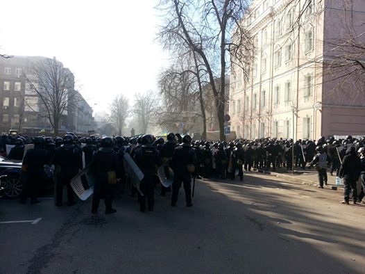 Майдан онлайн. Перемирие: Рада проголосовала за отстранение Захарченко и освобождение ТимошенкоСюжет