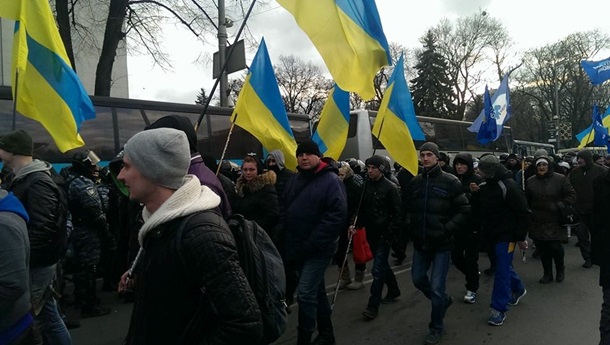 Майдан онлайн. Перемирие: Рада проголосовала за отстранение Захарченко и освобождение ТимошенкоСюжет