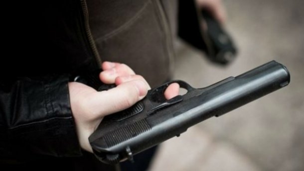 На Дніпропетровщині підліток вистрілив брату у голову: деталі