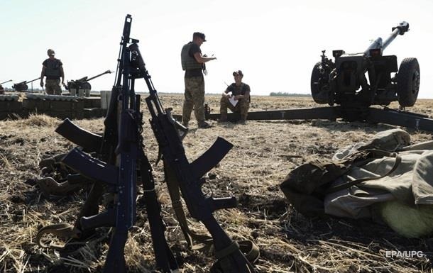 На Донбассе 11 обстрелов за день, ранен военный
