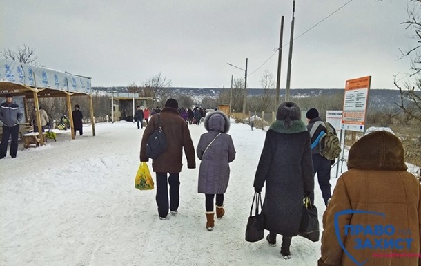 На КПВВ Станица Луганская умер пенсионер