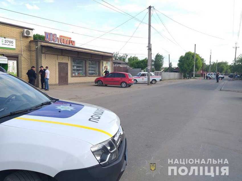 На Луганщине клиент банка подорвал себя гранатой: много раненых