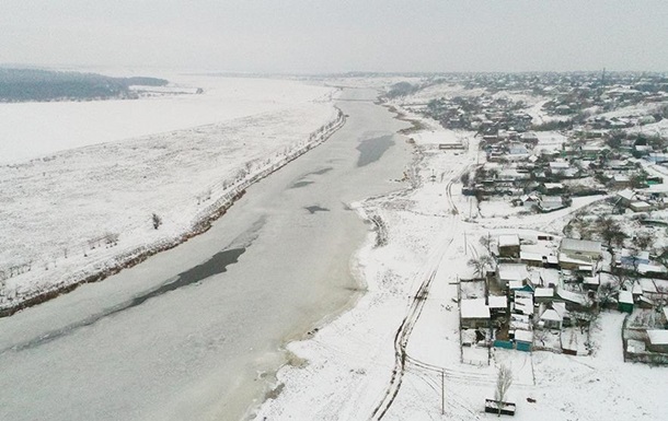 На Николаевщине женщина спасла из проруби двух детей