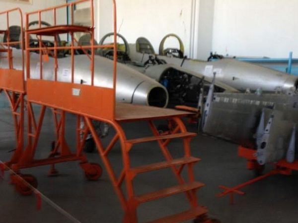На Одесском авиазаводе проходят обыски: нашли самолет и сотрудника КГБ (фото)