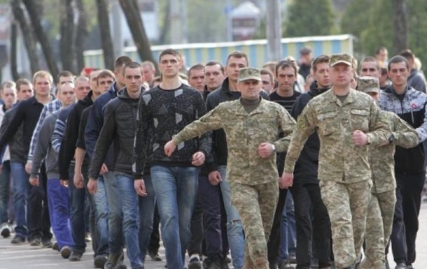 На Закарпатье из-за паводка просят отсрочить призыв в армию