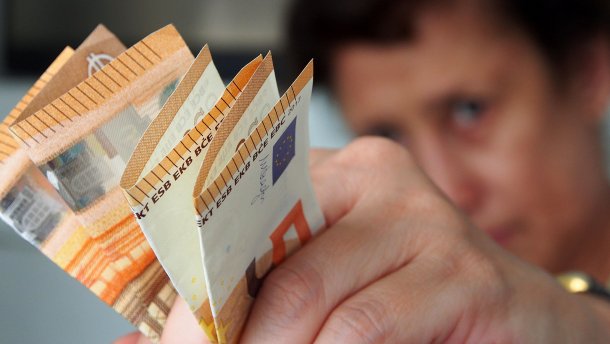 Наличный курс валют 10 мая: доллар подешевел еще на пару копеек