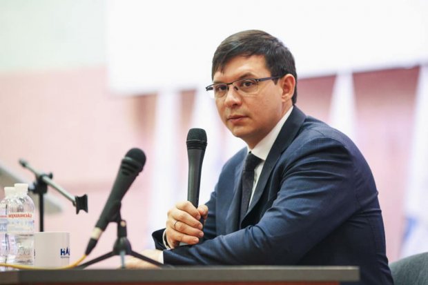 Не зовсім нові обличчя: хто з одіозних попередників іде в Раду