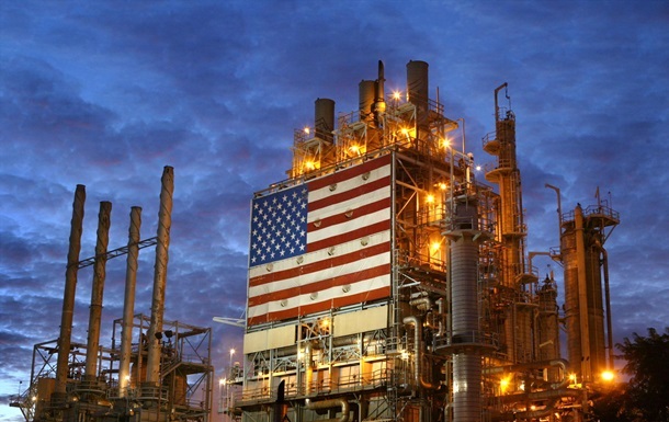 Нефть дешевеет из-за рекордной добычи в США