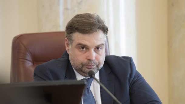 Обмеження імпорту сировини для української промисловості обвалить курс гривні, – Каленков