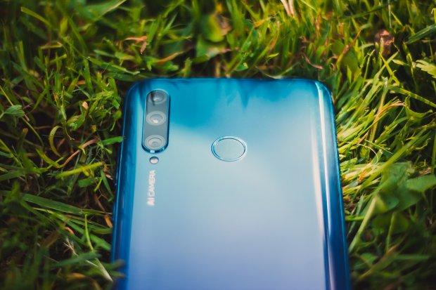Обзор Honor 10i: смартфон-середнячок с флагманскими камерами