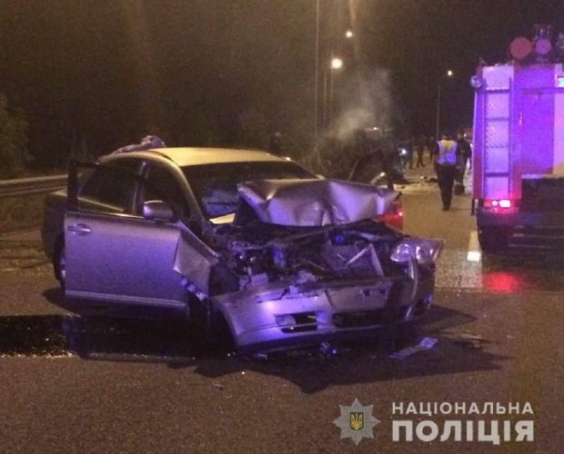 Під Києвом авто з військовими потрапило у ДТП: загинули двоє бійців