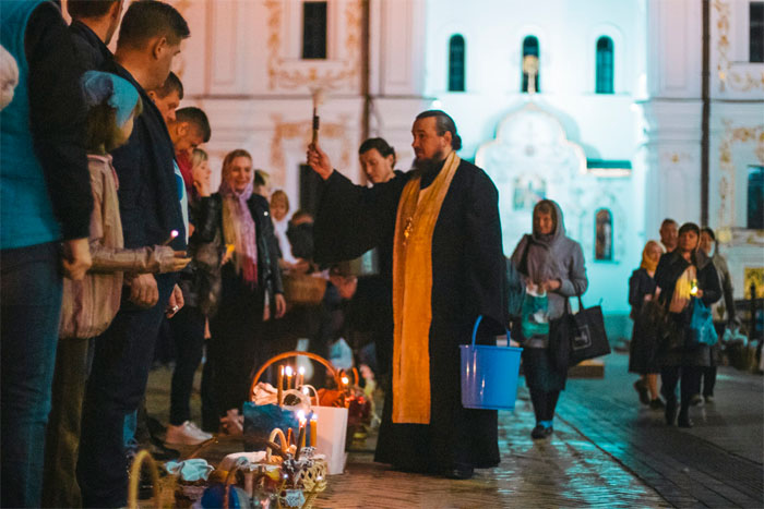Пасха 2019: как проходила служба и освящение корзинок в киевских храмах (фото, видео)