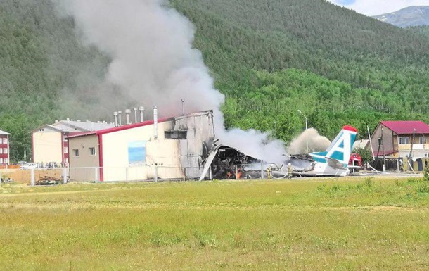 Пассажир снял жесткую посадку АН-24 в России
